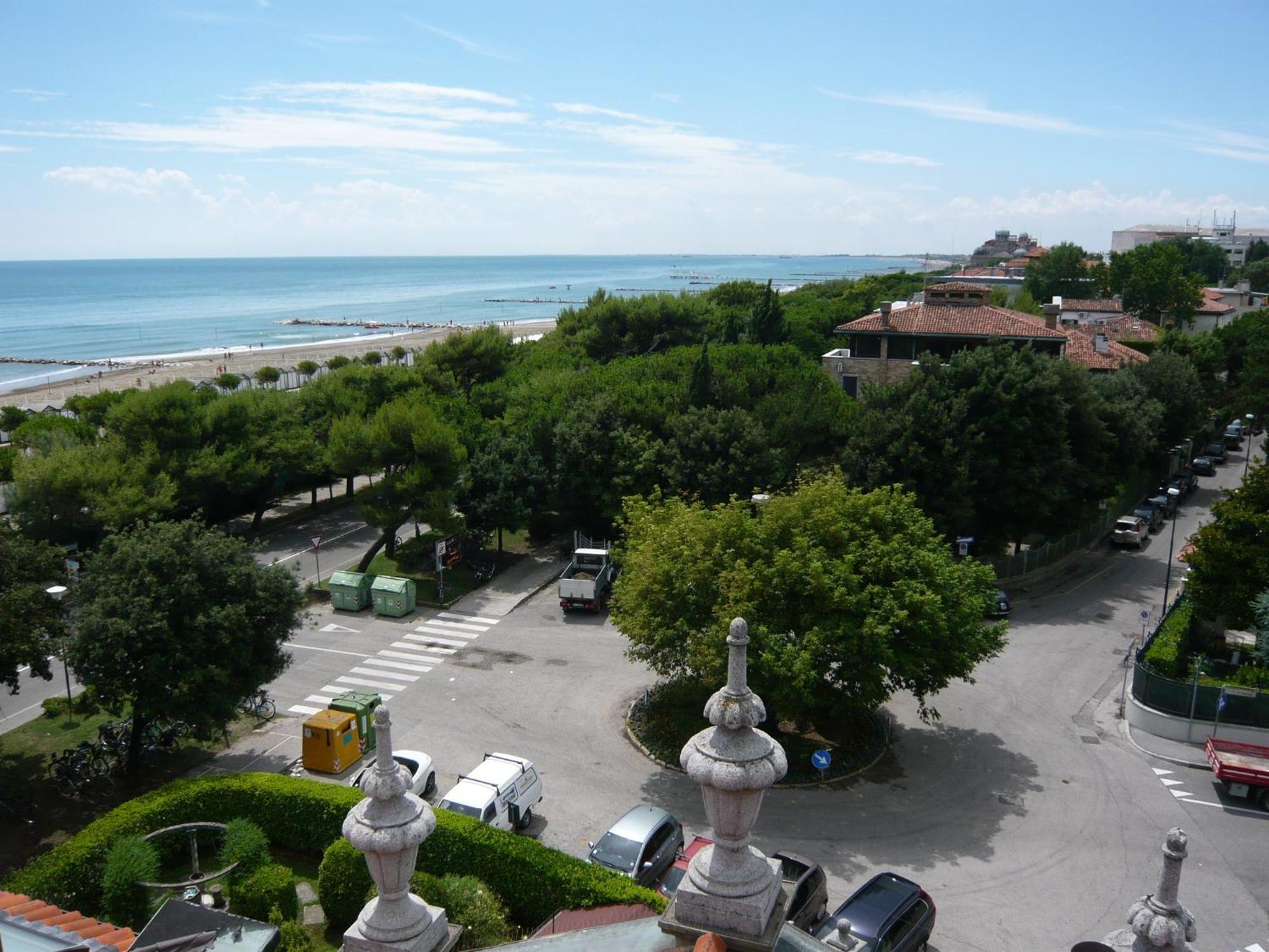 Villa Gabriella B&B - Apartments Lido di Venezia Exterior photo